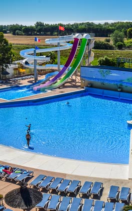 Camping sud France piscine à vague